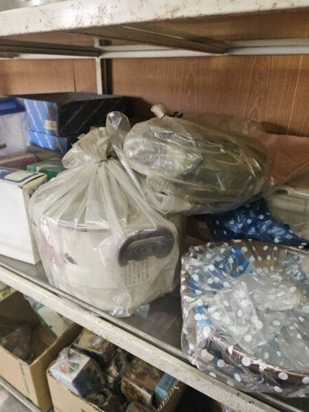 豊橋市の雑貨店様より在庫品をお引き取りしました
