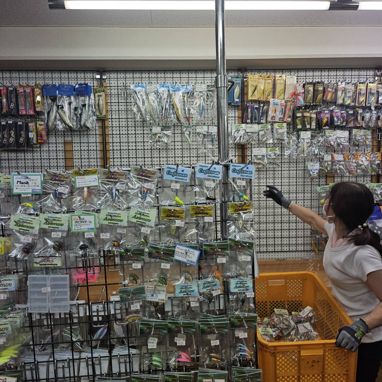 壁一面に並ぶルアーコーナー