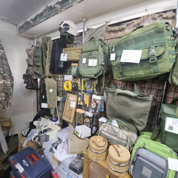 バッグやポーチ類の在庫