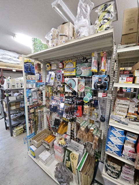 東京都の金物店様より買取した工具や金物用品の店内在庫