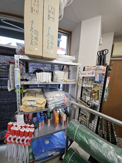 金物店閉店に伴い買取した資材や作業用品の在庫