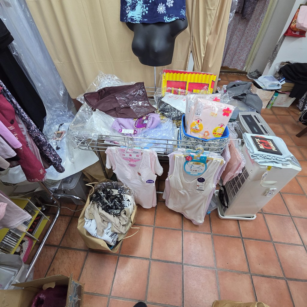 肌着や服飾小物など衣料品店の閉店在庫