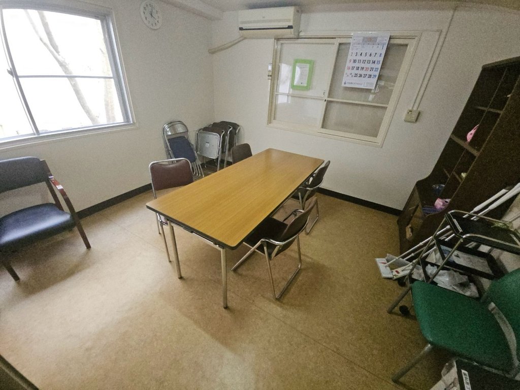 浜松市の病院様より買取した会議室