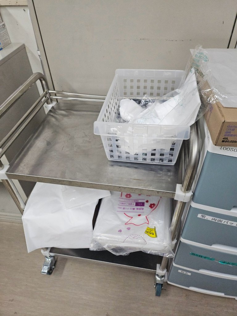 浜松市の病院様より買取したステンレスワゴン
